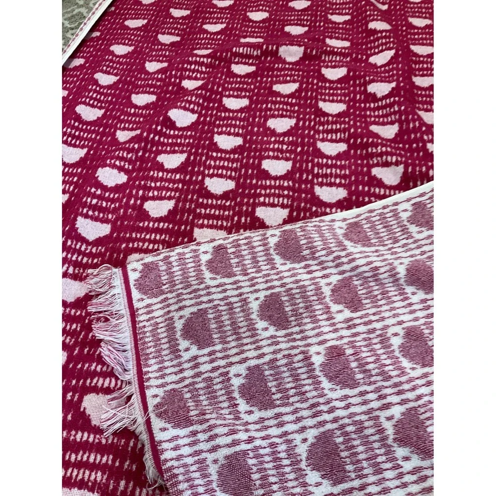 New Threshold Beach Towel Terrry Extra Wide Oversized Red Picnic Jumbo 40x72